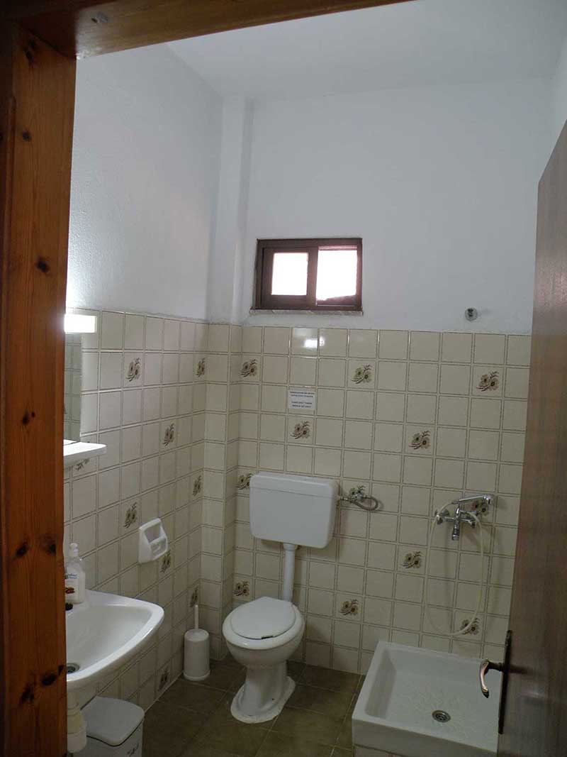 Triple room 1 - Bathroom