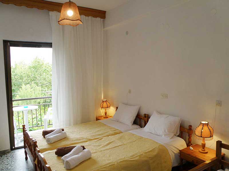 Triple room 2 - Room with twin beds