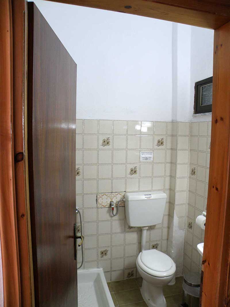 Triple room 2 - Bathroom