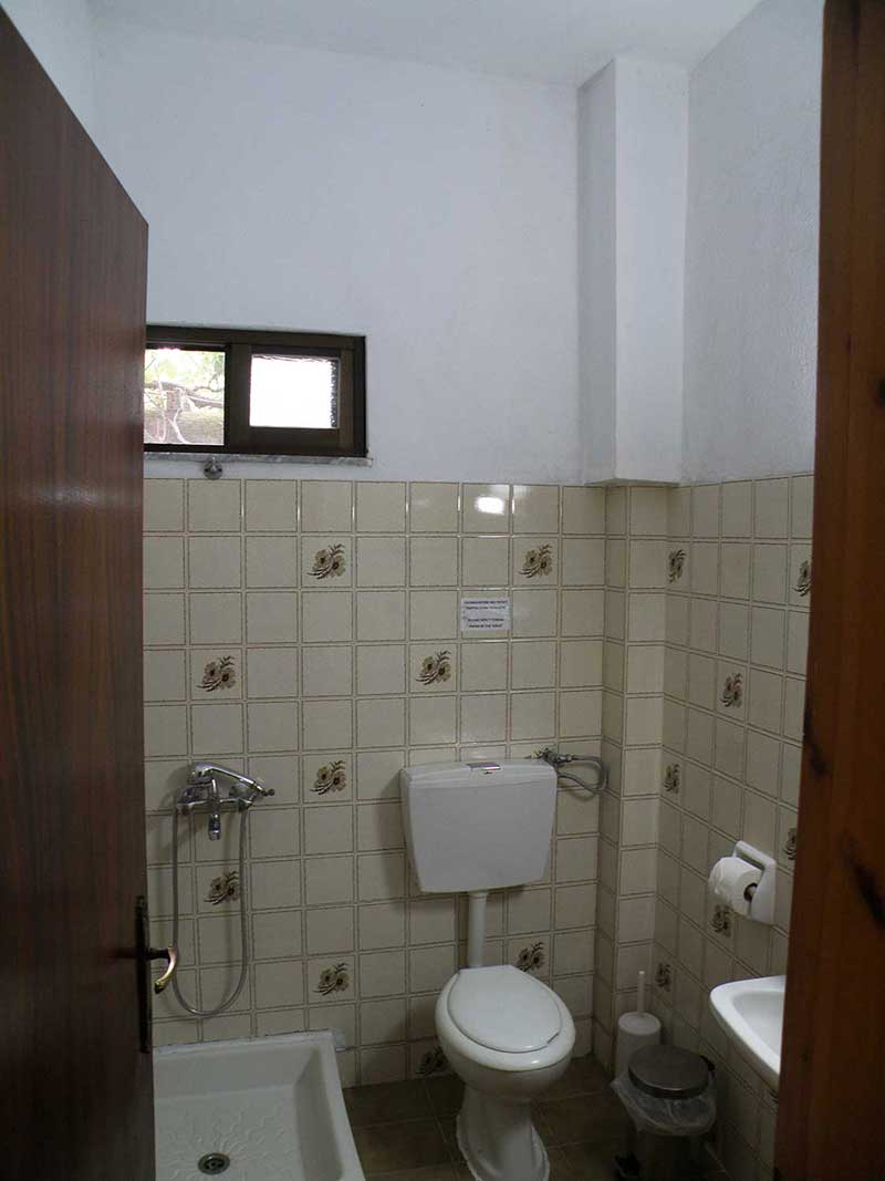 Triple room 4 - Bathroom